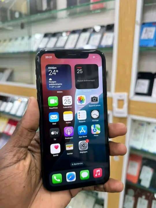 iPhone 64GB Noir Débloqué