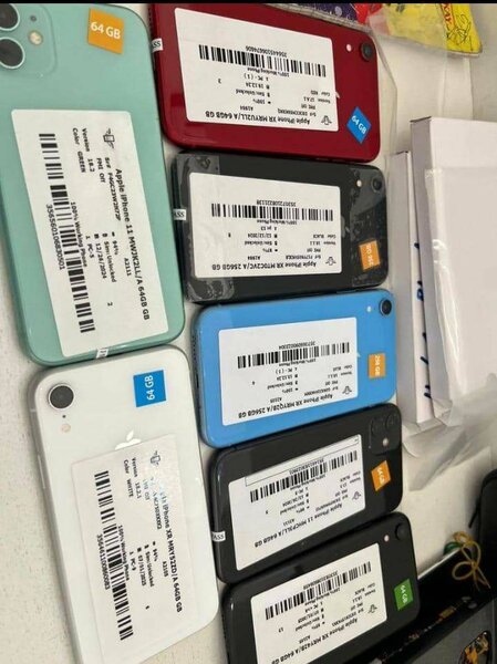 *Xr 64GB/128GB