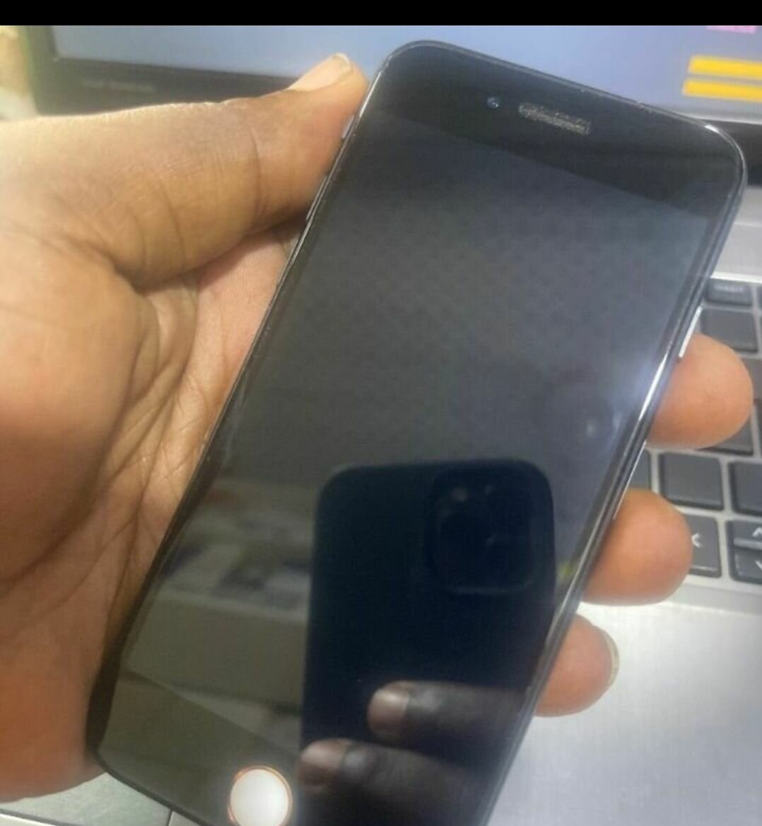 iPhone 8rouge second main