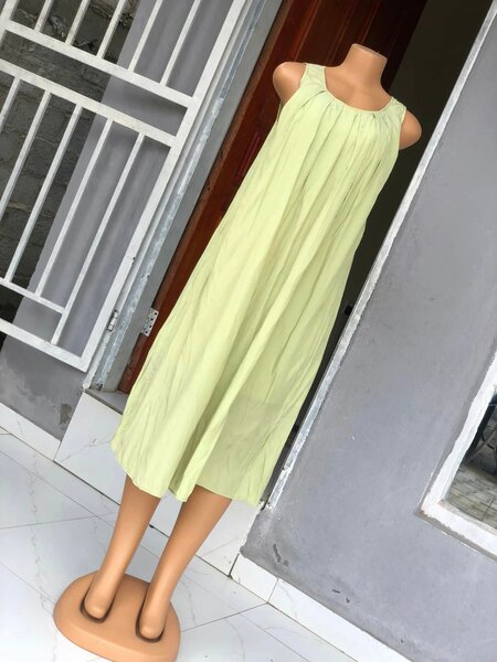 green dress