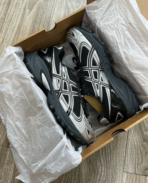 ASICS SNEAKER