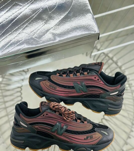 NEW BALANCE 1000