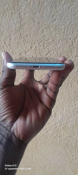 iPhone XR Blanc Cassé