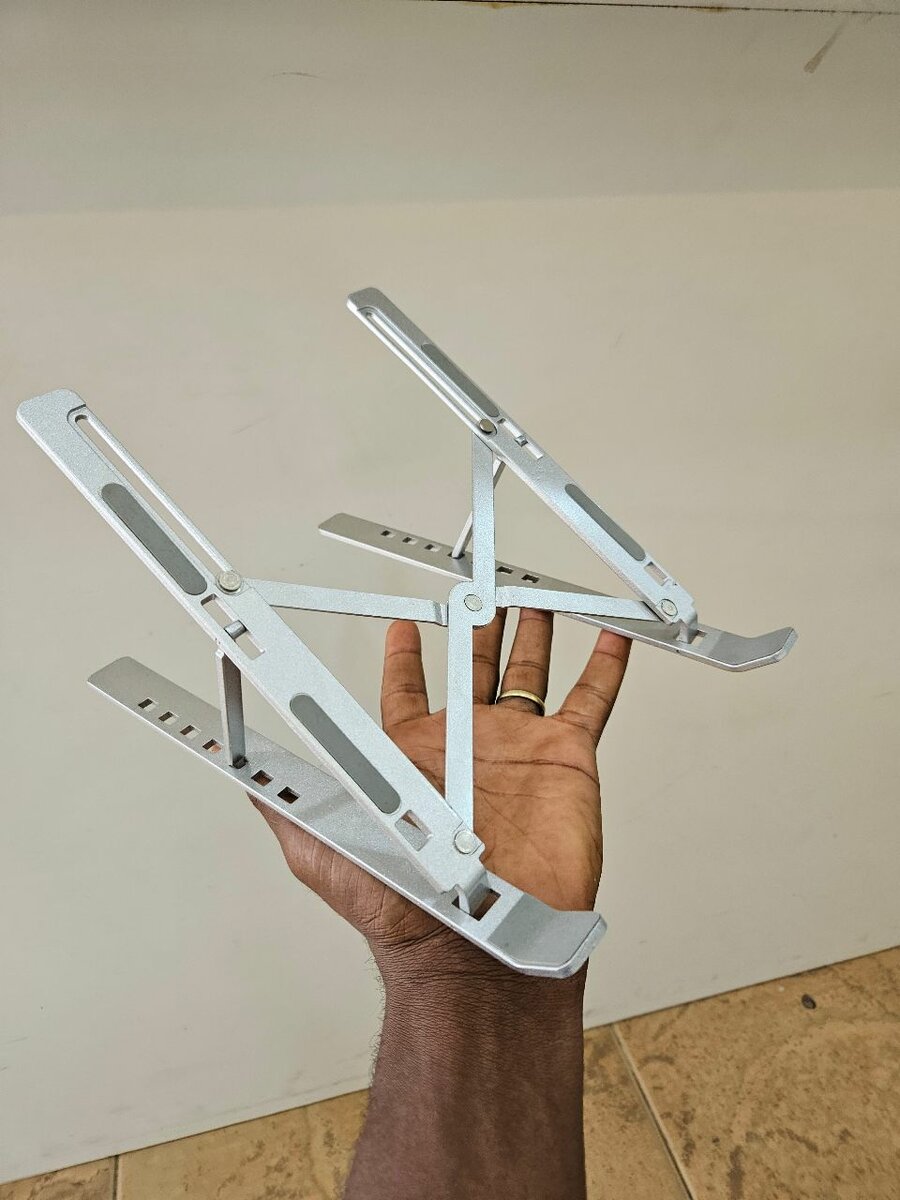 Laptop stand