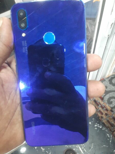 Huawei nova 3i