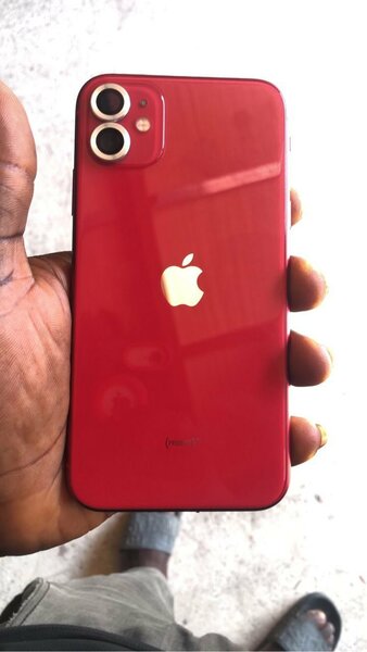 iPhone 11 64gig factory unlocked bh80% available