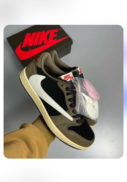 Air Jordan 1 low Travis Scott