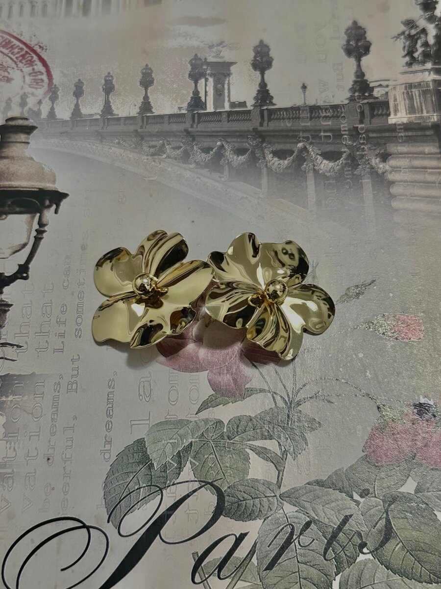 Boucle doreille florale