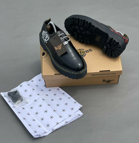 Chaussures Noires Dr. Martens