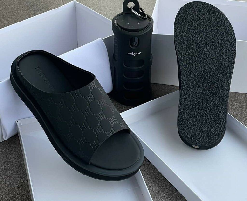 Men slippers