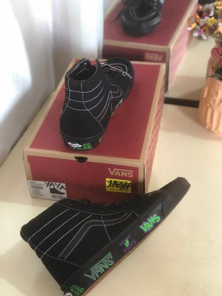 VANS MONTANTE