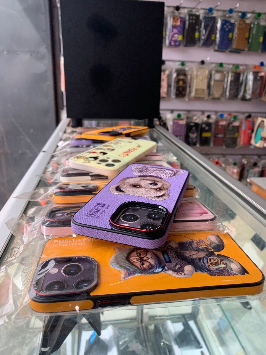 IPHONE AIRCASES