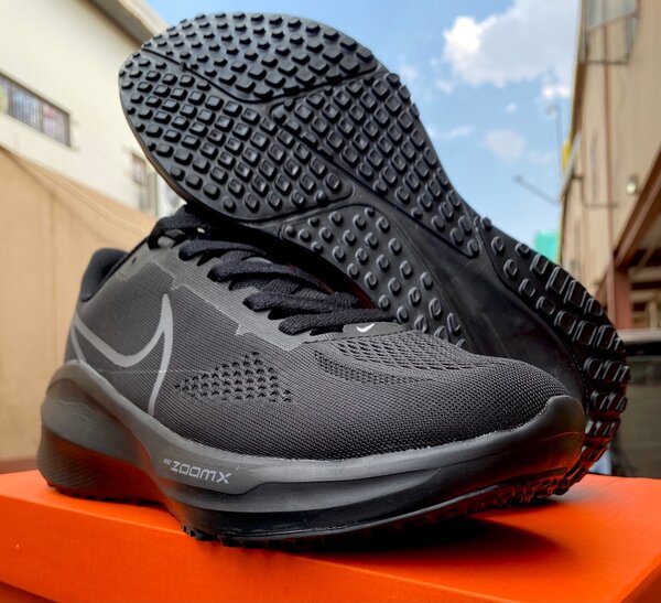 Nike Vomero 17x