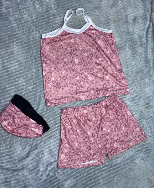 Pyjama en satin pour femmes