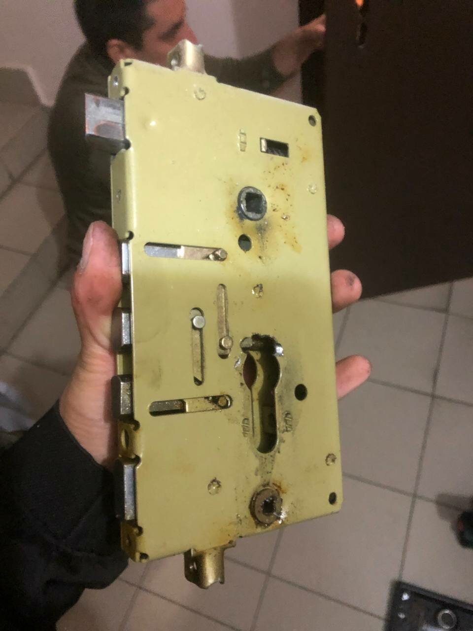 замок врезной master lock, замок врезной цилиндровый 2524-1р, замок врезной электромеханический cisa, замок врезной цилиндровый, дверной врезной замок