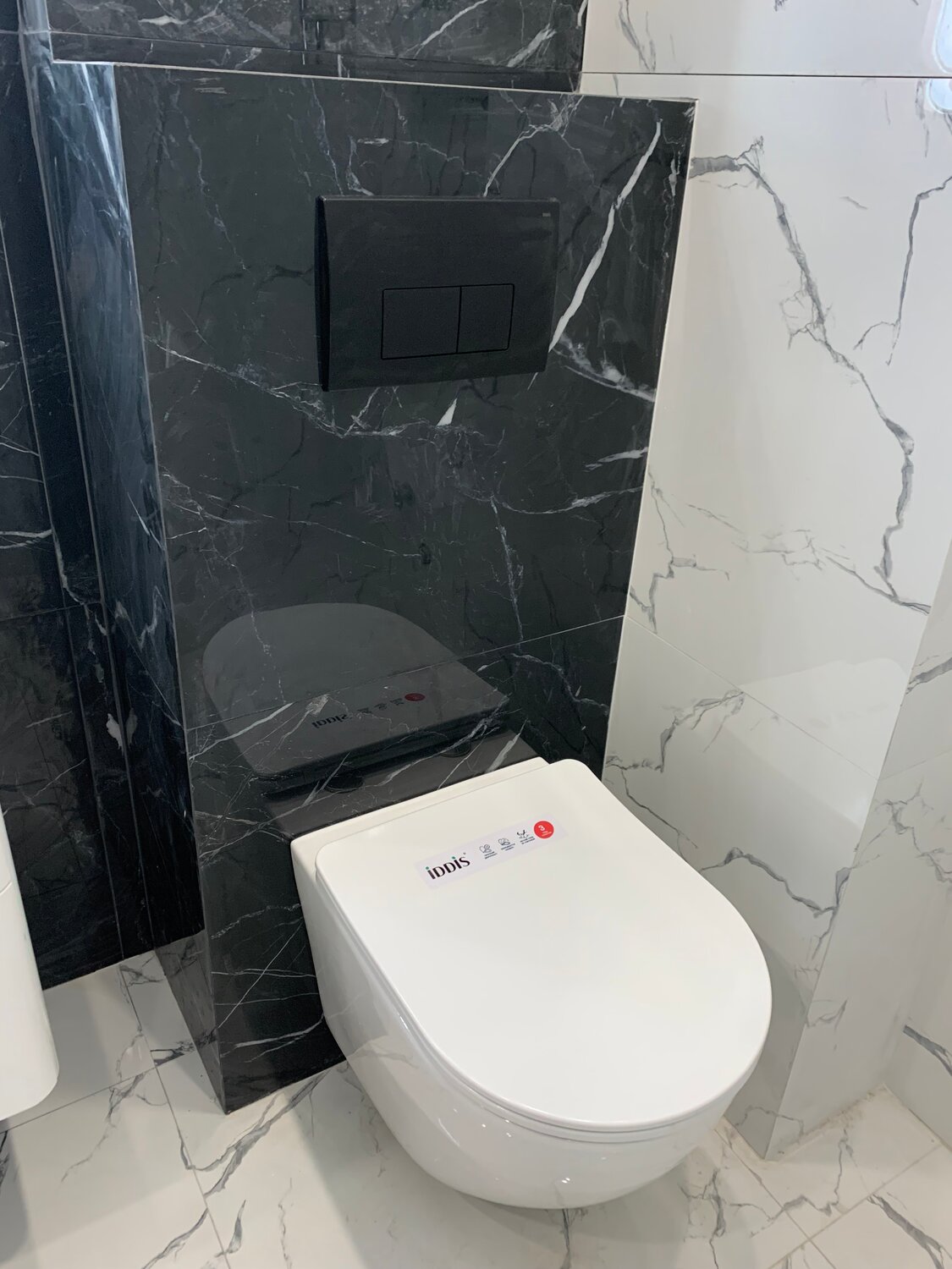 подвесной унитаз, черный подвесной унитаз, унитаз geberit aquaclean, туалет, подвесной унитаз geberit aquaclean mera
