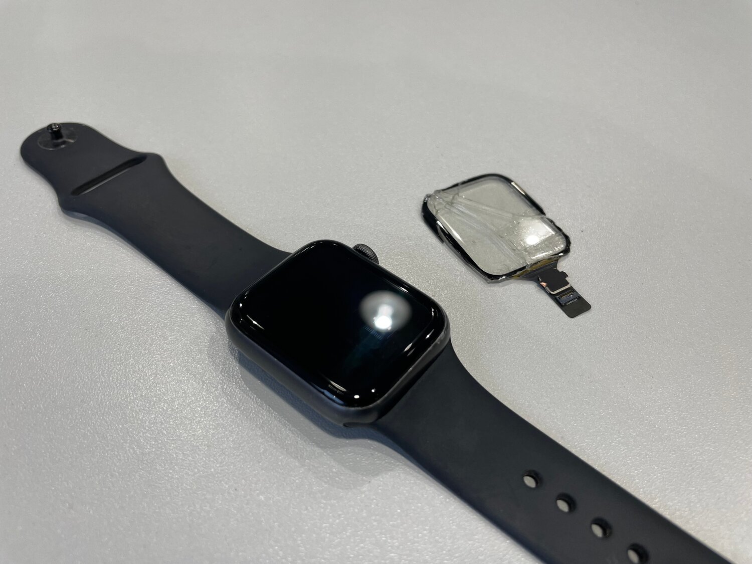 замена стекла на эппл вотч, часы apple watch, apple watch se, смарт часы, стекло корпус на эппл вотч