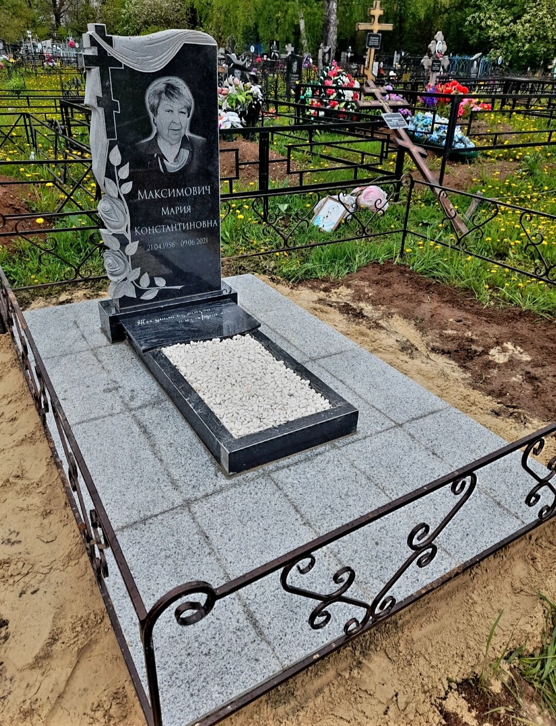 памятник, памятника на могилу, надгробные памятники, могильные памятники, памятники надгробия