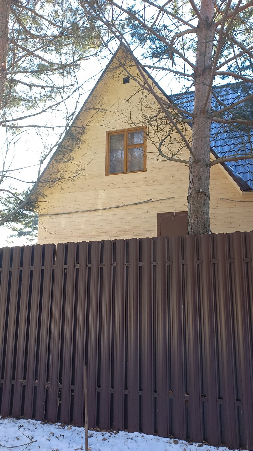 забор профлист, забор из металлического штакетника, забор из штакетника слоновая кость, штакетник забор, профлист гранд лайн 8017 коричневый