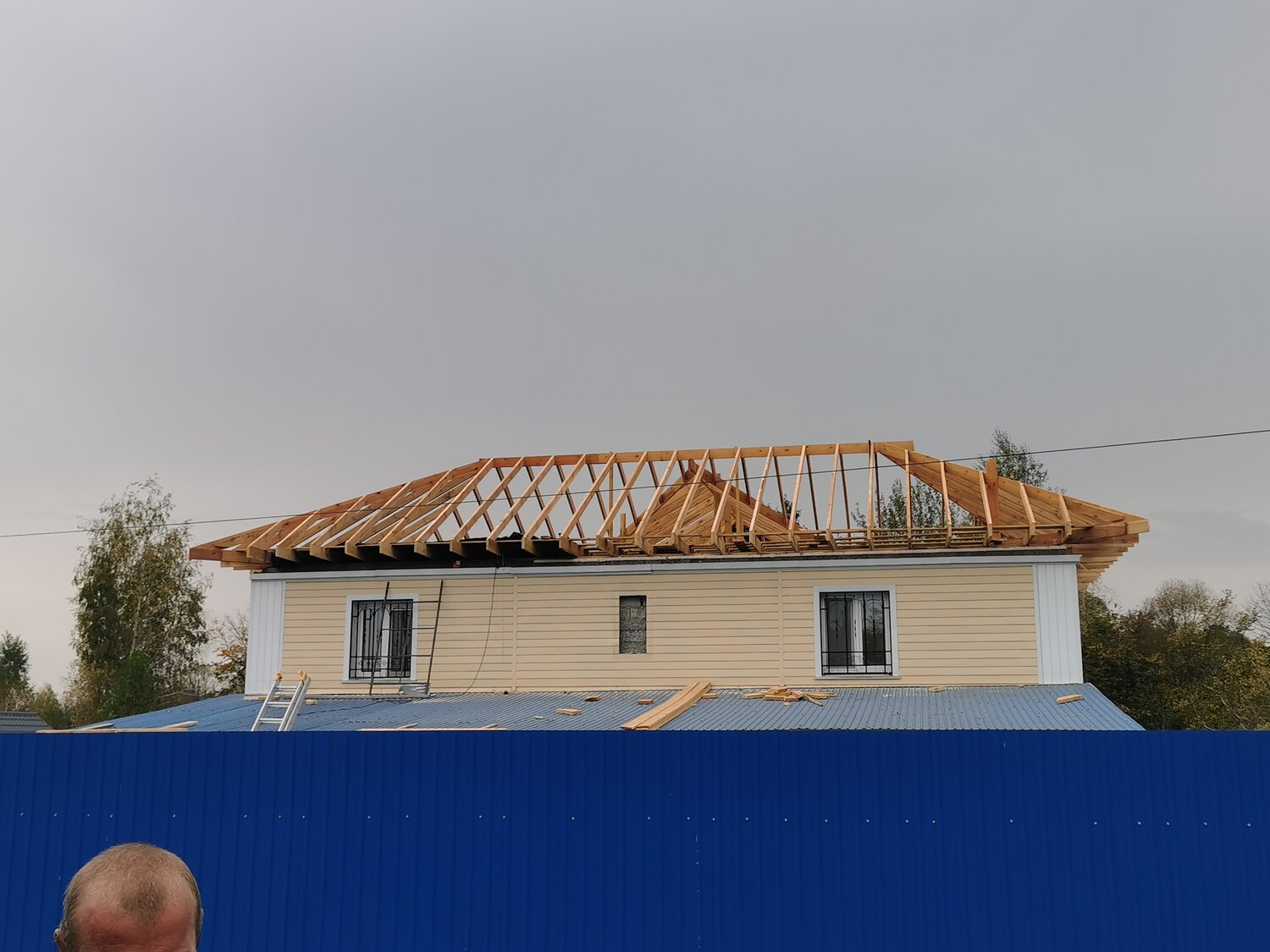 дома крыши, крыша в частном доме, дом в, крыша на дом, кровля многоквартирного дома