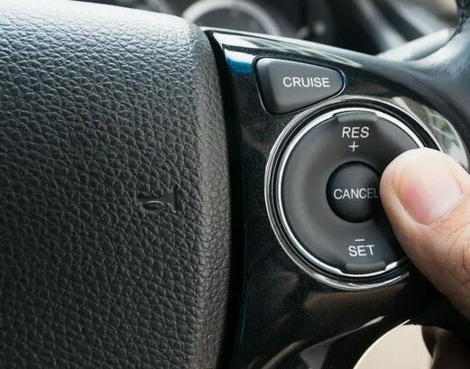 круиз контролем, cruise control, что такое круиз контроль в автомобиле, адаптивный круиз контроль, круиз контроль что это такое в машине