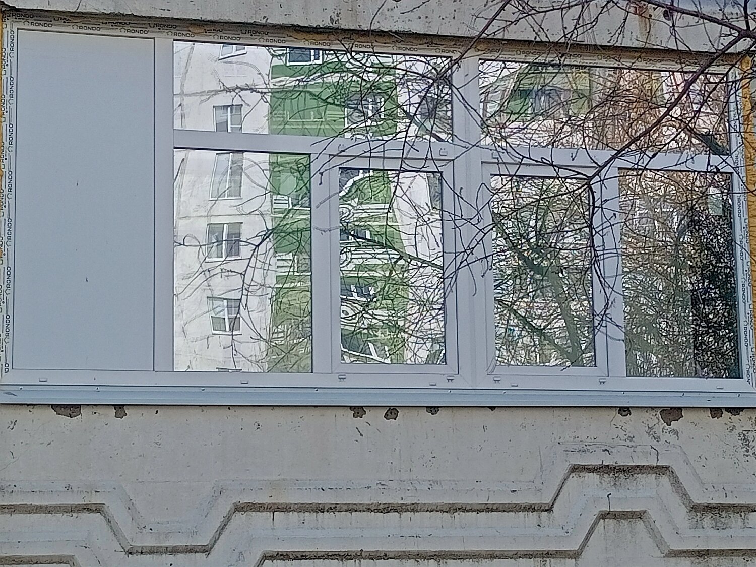 окно, остекление балкона, французское остекление балкона, остекление лоджии, балкон алюминиевый
