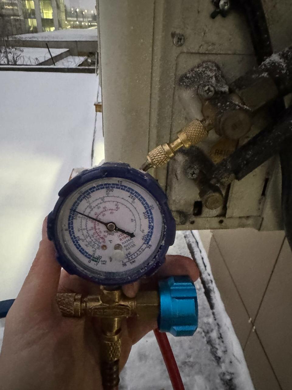 манометрический коллектор для фреона, манометр для фреона, манометр для заправки кондиционера, манометрический коллектор низкого давления, манометр для кондиционера
