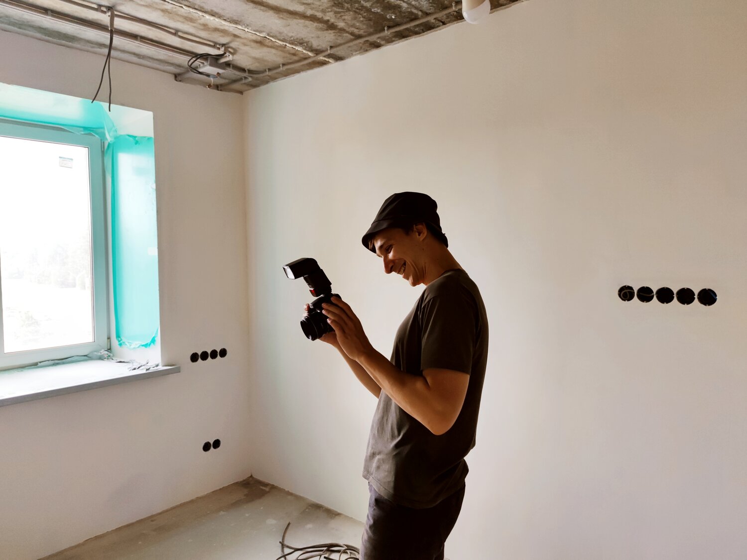 шпаклевка стен, штукатурка стен, приемка квартир, приемка квартиры от застройщика, осмотр квартиры