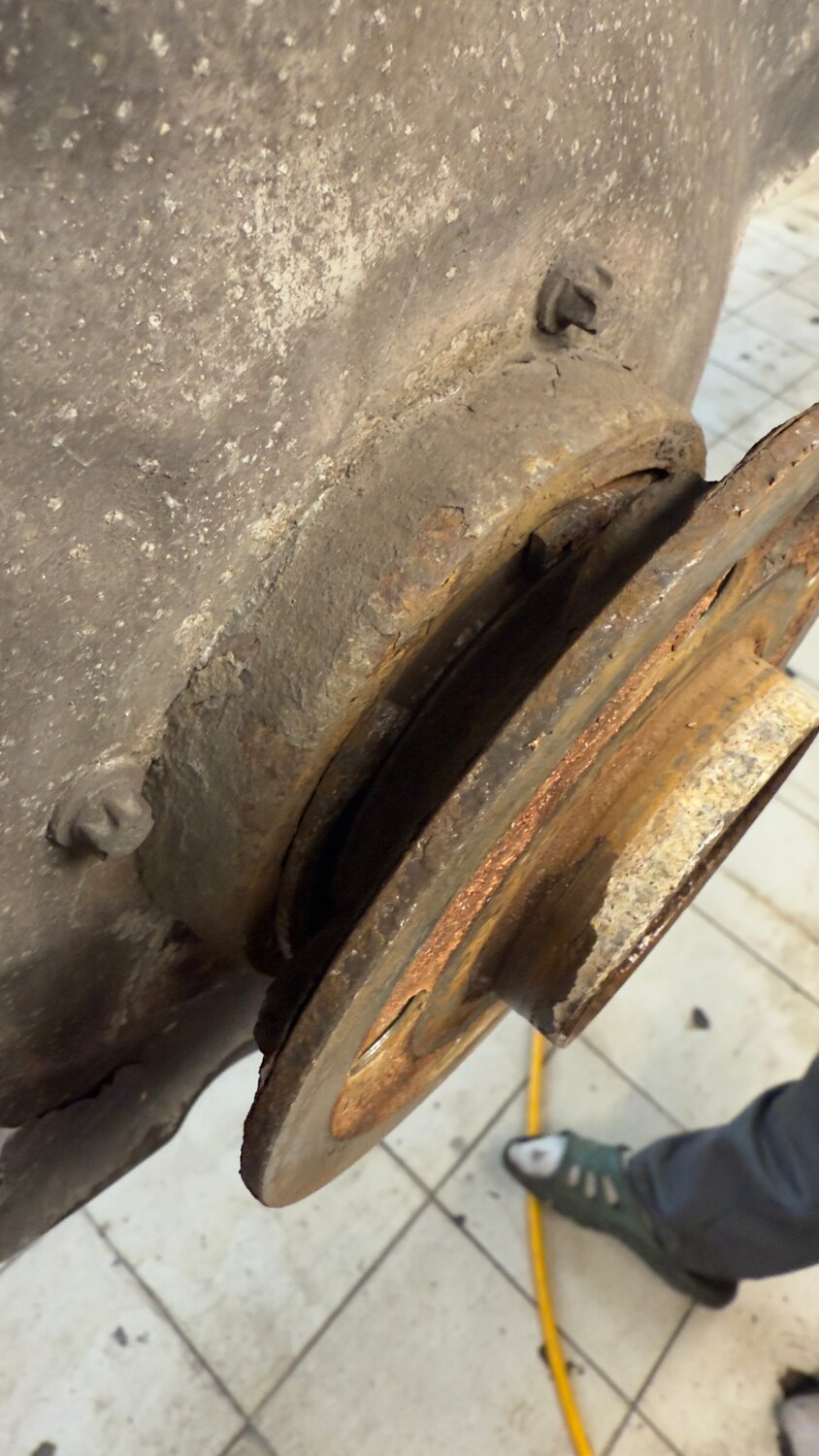 колодки ручника бмв е90, колодки ручника бмв х3 е83, volvo ступица задн колеса, колодки ручника мерседес w124 задний, ступичный подшипник ауди а6 с5