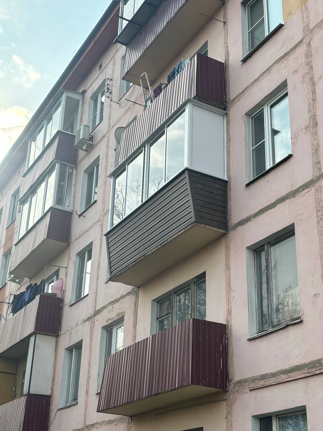 безрамное остекление балкона в хрущевке, остекление балкона, лоджия балкон, остекление балкона в хрущевке, холодное остекление балкона в хрущевке