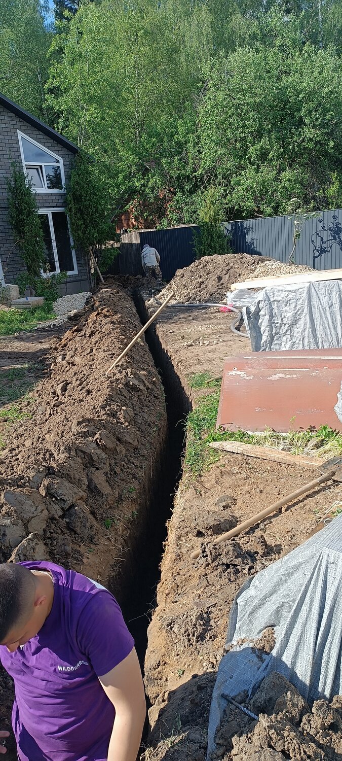 копка траншеи, траншея под водопровод, копка траншеи под газ, копать траншею, строительство водопровода