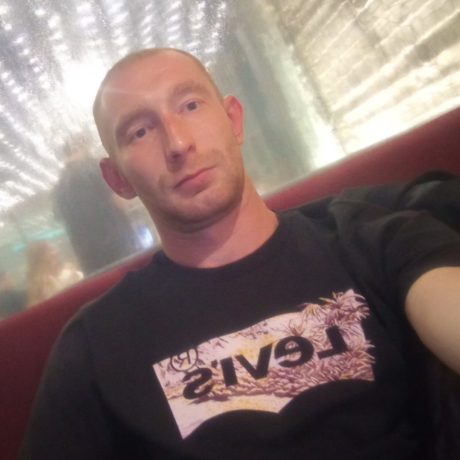 Виктор Попов
