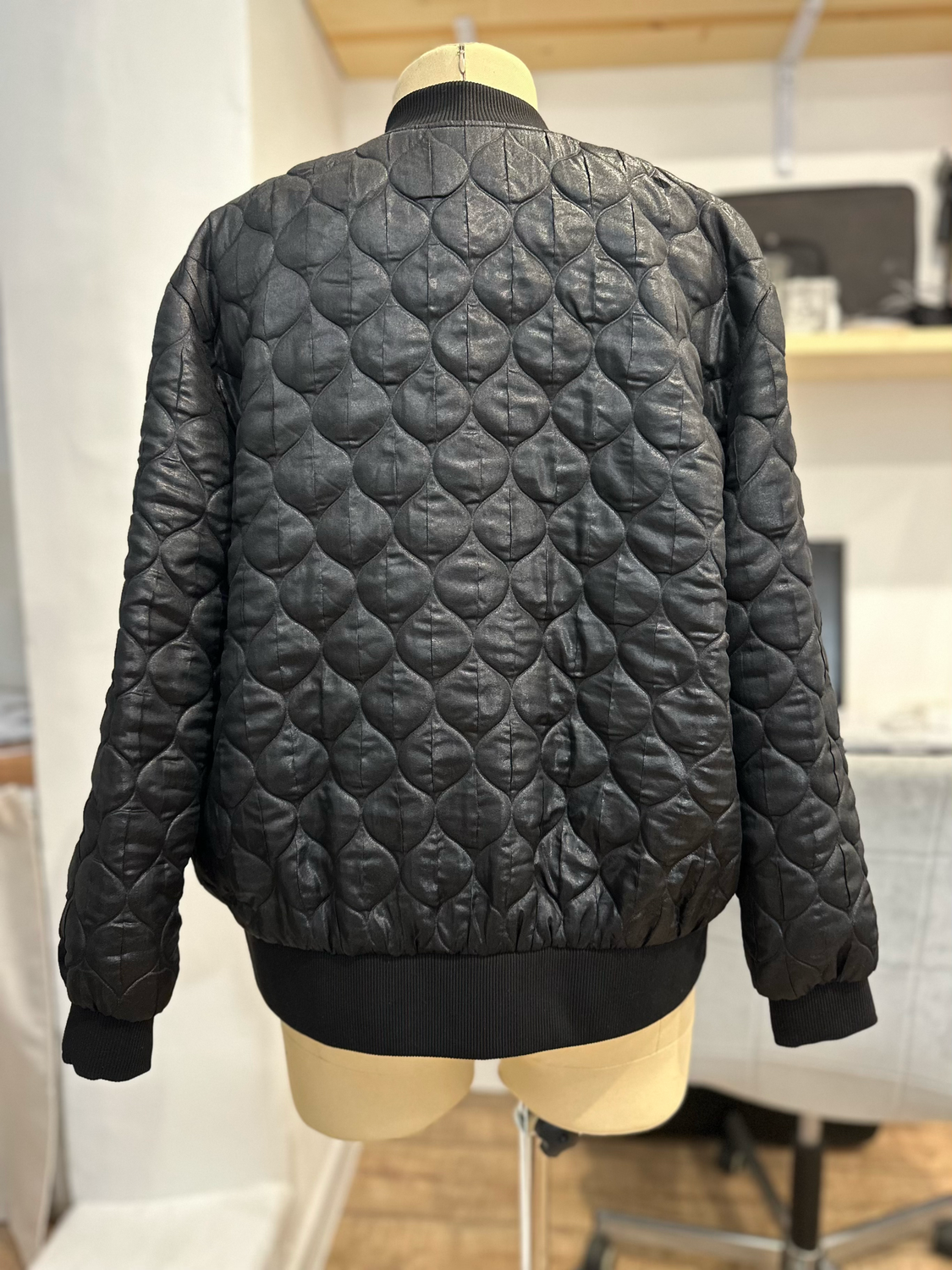 куртка бомбер, стеганая куртка, куртка модная, куртка, куртка короткая