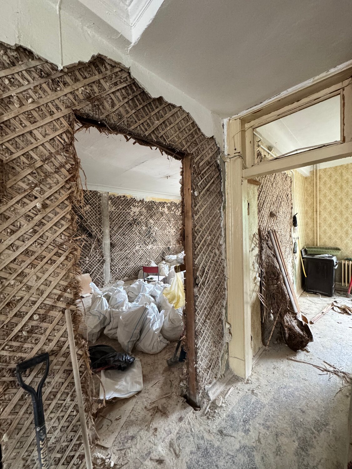 демонтаж квартир, перепланировка, штукатурка стен, демонтажные работы, демонтаж стен