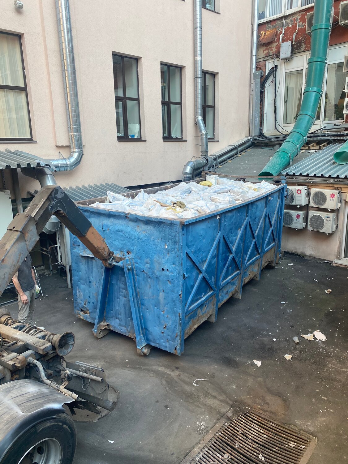 вывоз мусора контейнер, вывоз мусора, вывоз мусора пухто, вывоз мусора в москве, мусорные контейнеры