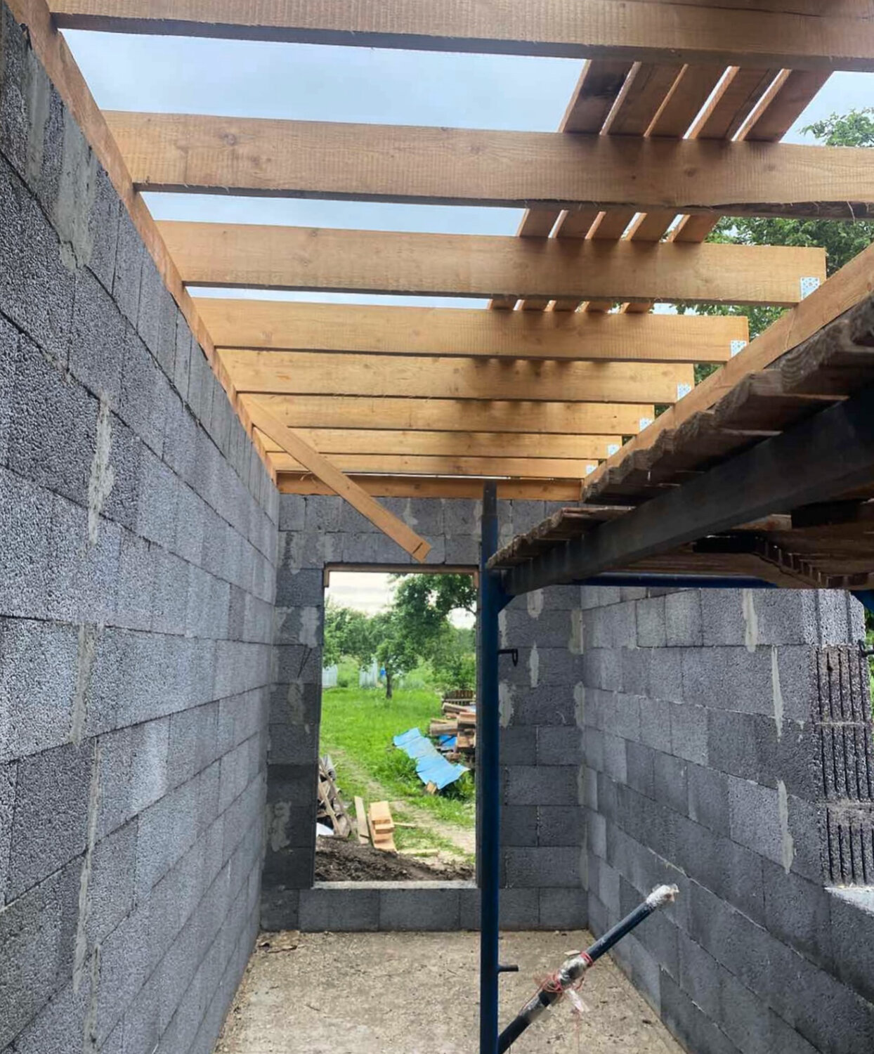 перекрытие крыши гаража, перекрытие гаража, постройка гаража, деревянное перекрытие в доме из газобетона, перекрытие второго этажа