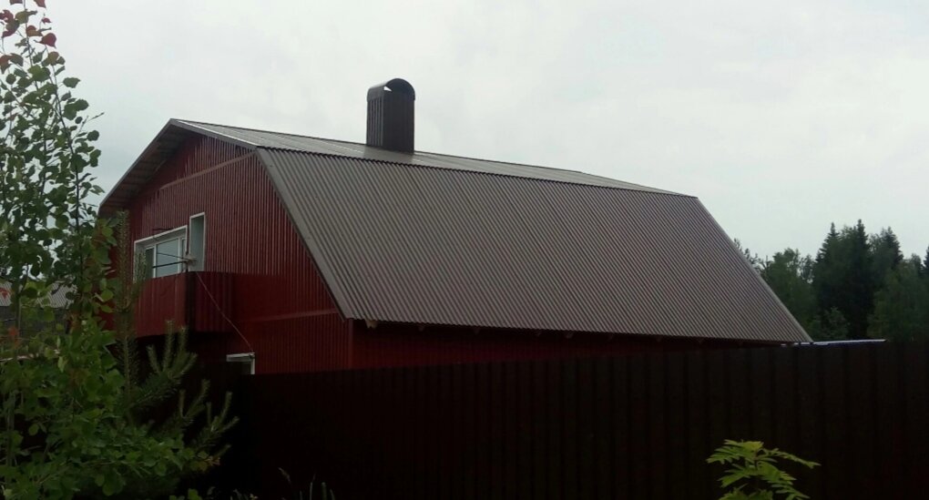 крыша из профнастила, коричневый ондулин на крыше, профлист для крыши, профнастил для кровли, крыша профнастил