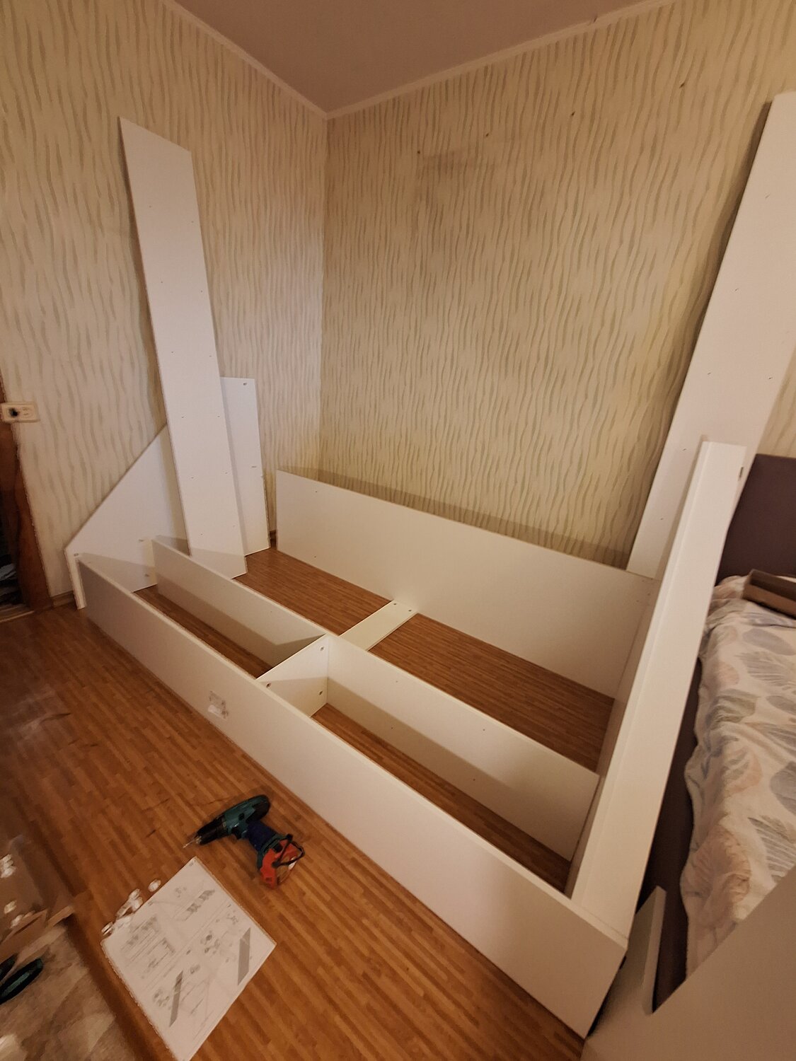 кровать подиум с выдвижными ящиками, нова кровать односпальная, кровать подиум с ящиками, выдвижная кровать, кровать подиум