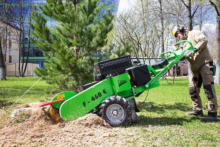 laski f460/e27 измельчитель пней, измельчитель пней laski f450 27 ae, измельчитель пней laski f450, дробление пней методом фрезерования машинами, измельчитель пней laski f350
