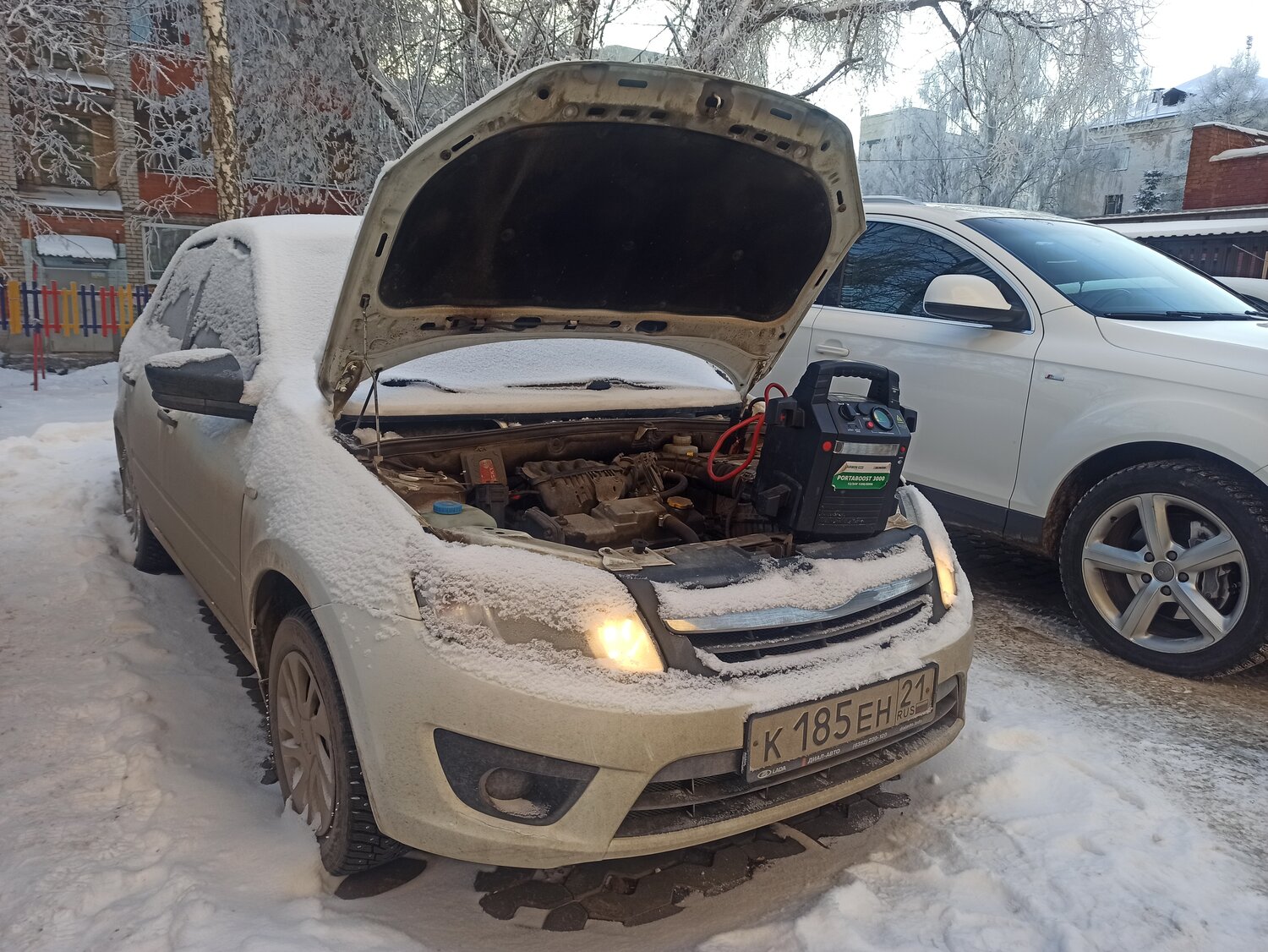 lada granta, гранта, lada гранта, лада гранта 2015, капот лада гранта 2015