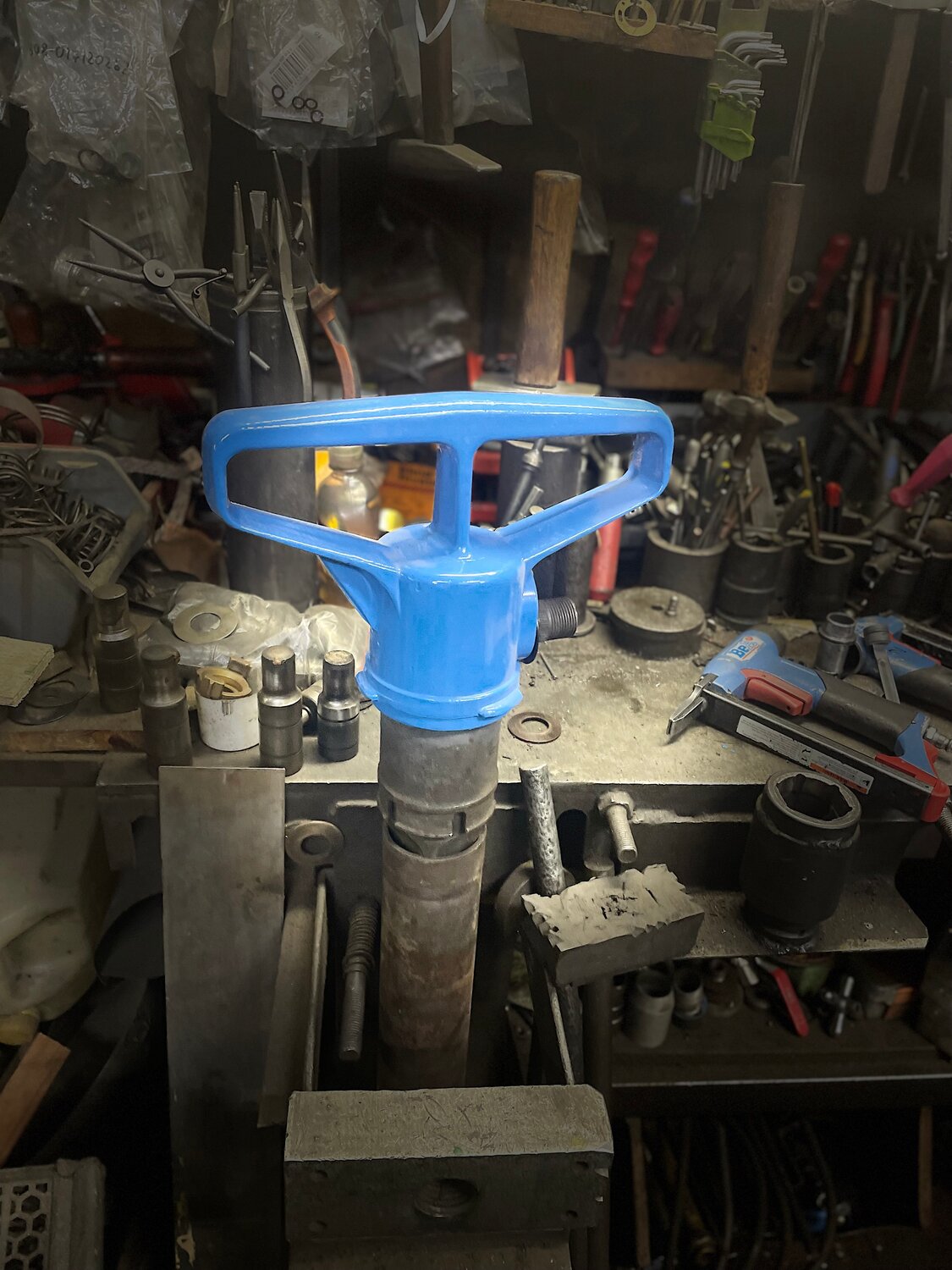 молоток отбойный пневматический моп-4м( дв.рук) (тзк), отбойный молоток пневматический моп-4, молоток отбойный пневматический, молоток отбойный пневматический мо-3б, пневматический бетонолом б-3