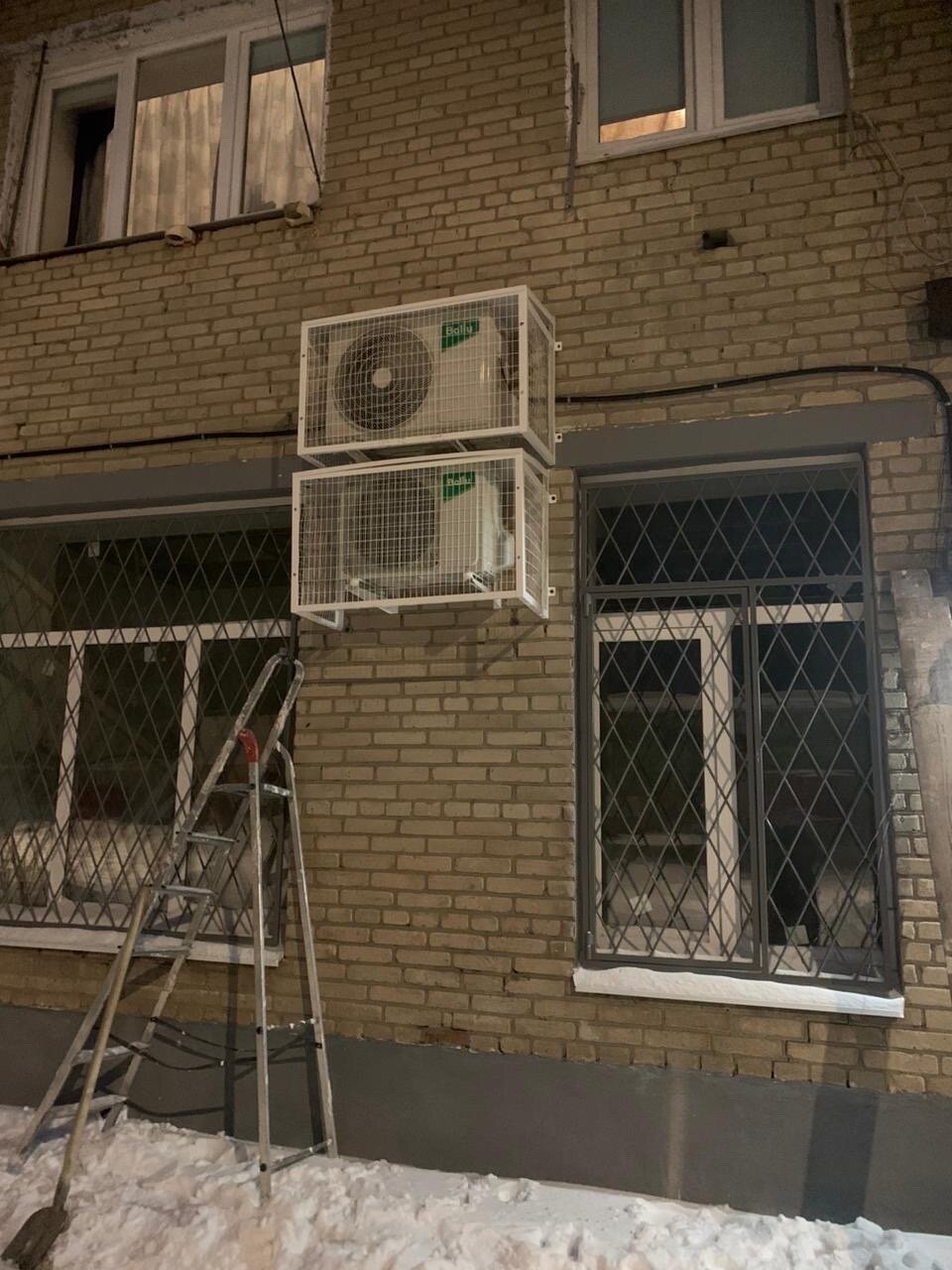 наружный блок кондиционера, кондиционер, установленный кондиционер, кондиционер внешний блок, кондиционер уличный