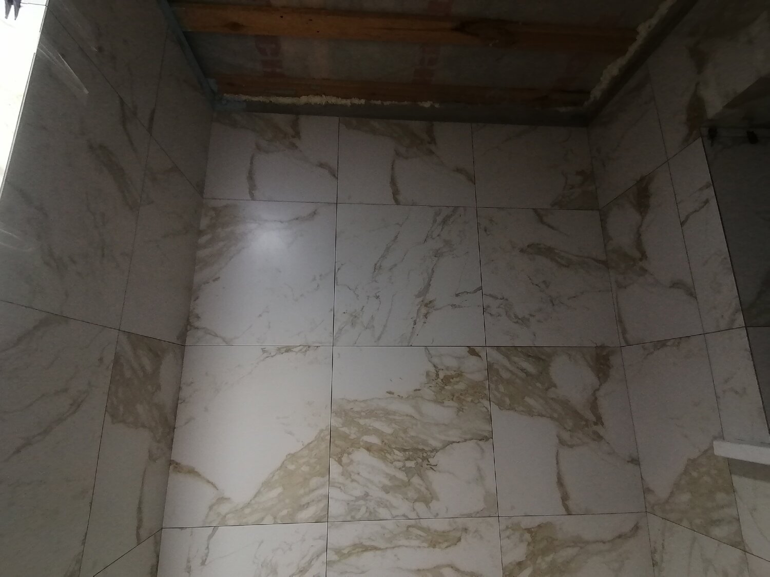 плитка, стена плитка, кафель, запил плитки под 45, укладка плитки