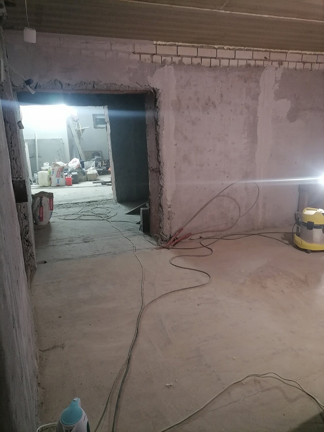 ремонт в гараже, покраска потолка в гараже, штукатурка стен, механизированная штукатурка, механизированная штукатурка стен