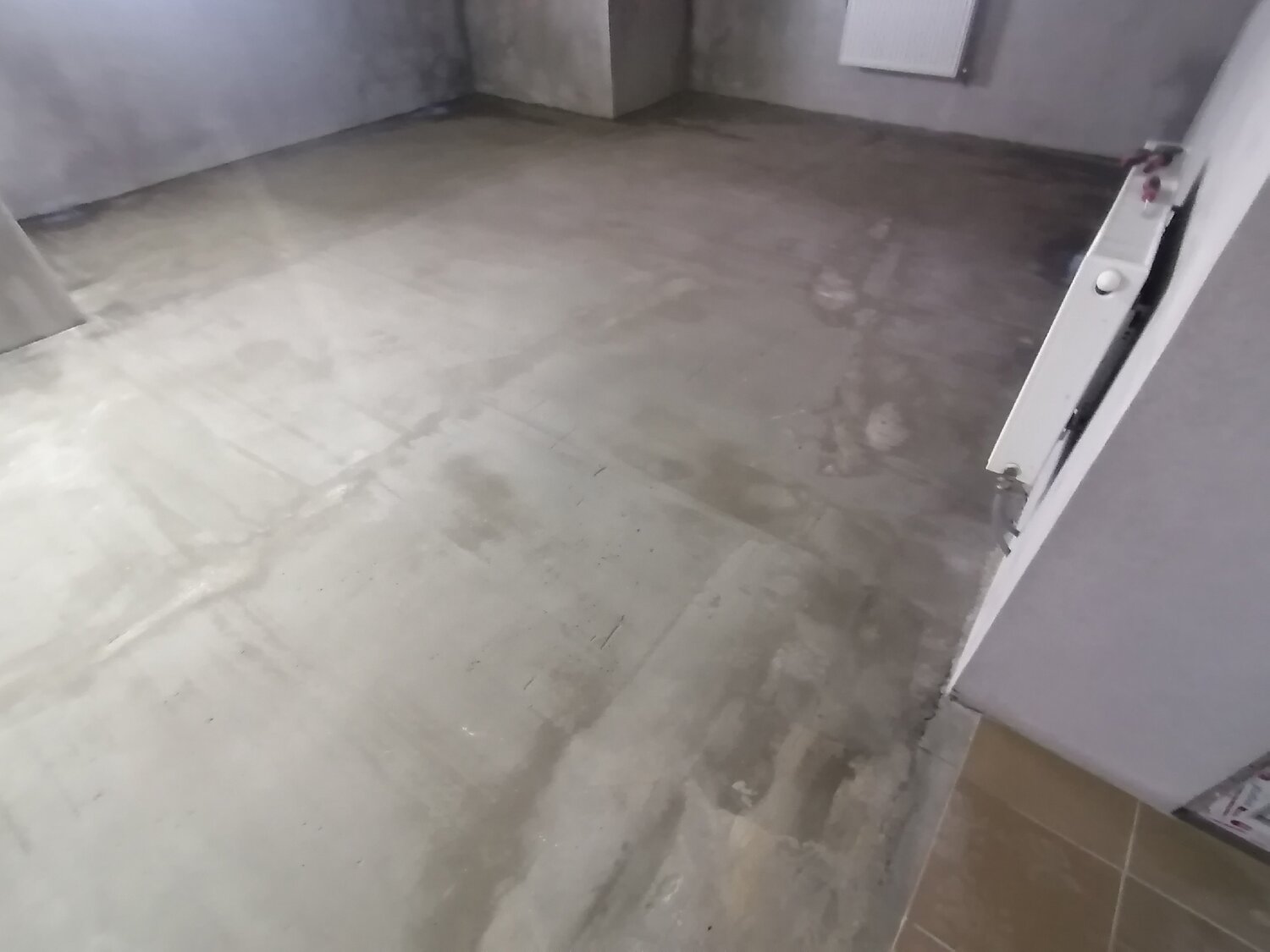 стяжка пола, мокрая стяжка пола, устройство стяжки пола, полусухая стяжка пола, полусухая стяжка