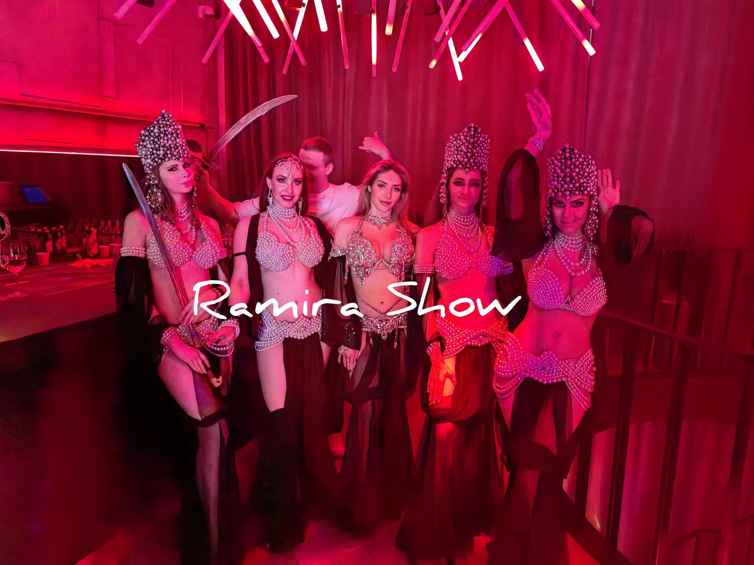 девушка, клуб сладкая жизнь казань, мулен руж шоу, кабаре шоу герлз челябинск, шоу герлз екатеринбург