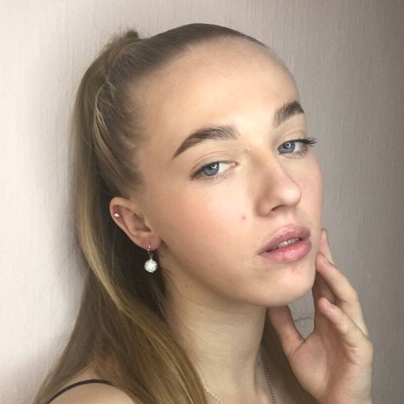 Оля Бреусова