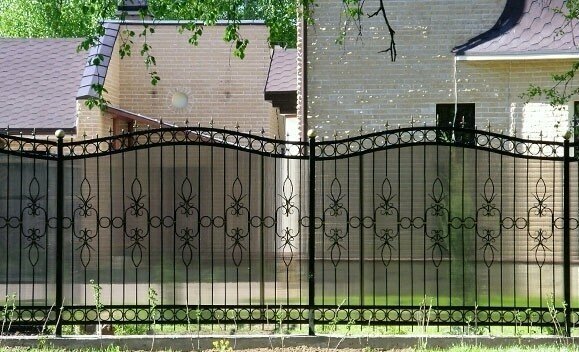кованые ворота, кованый забор с поликарбонатом, ворота ковка, кованый забор, ворота заборы