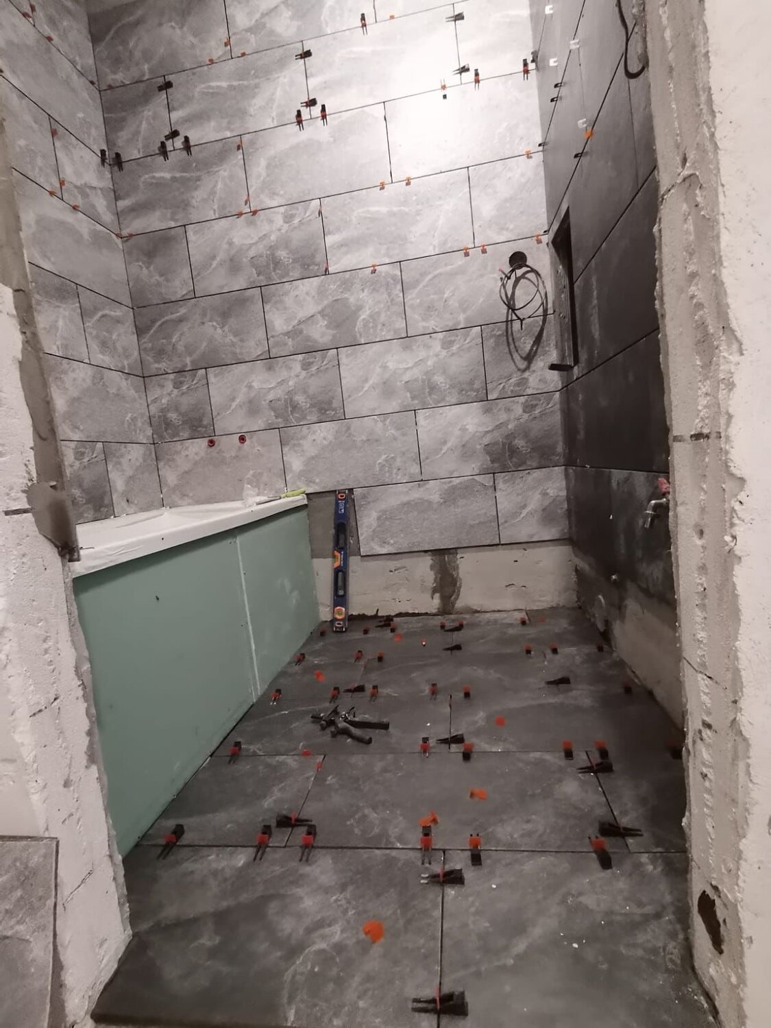 для укладки плитки, отделка котельной плиткой, отделка котельной кафелем, укладка плитки на пол, укладка керамической плитки