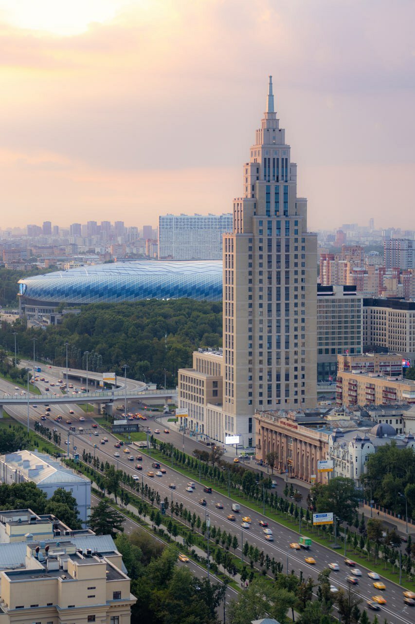 сталинская высотка рэдиссон, сталинская высотка в москве, высотка москва, небоскреб россия, высотка мгу